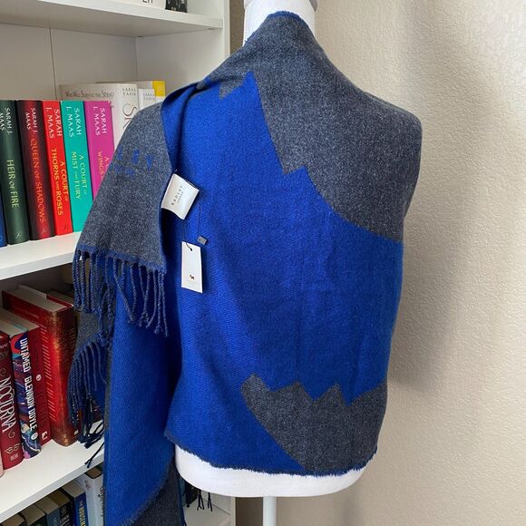 NWT RADLEY LONDON Gray and Blue Dog Pattern Fringe Scarf - Picture 4 of 10